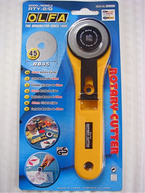 Olfa 45mm Rotary Cutter (RTY-2/G) Basic cutter - Midnight Crafts